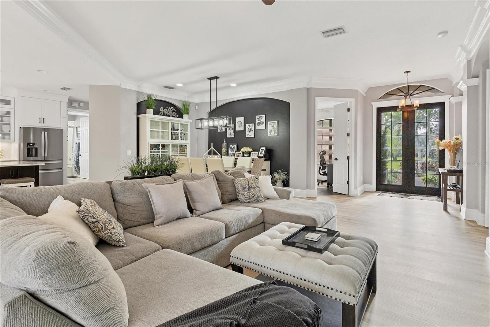 Photo 3 of 6670 COOPERS HAWK CT