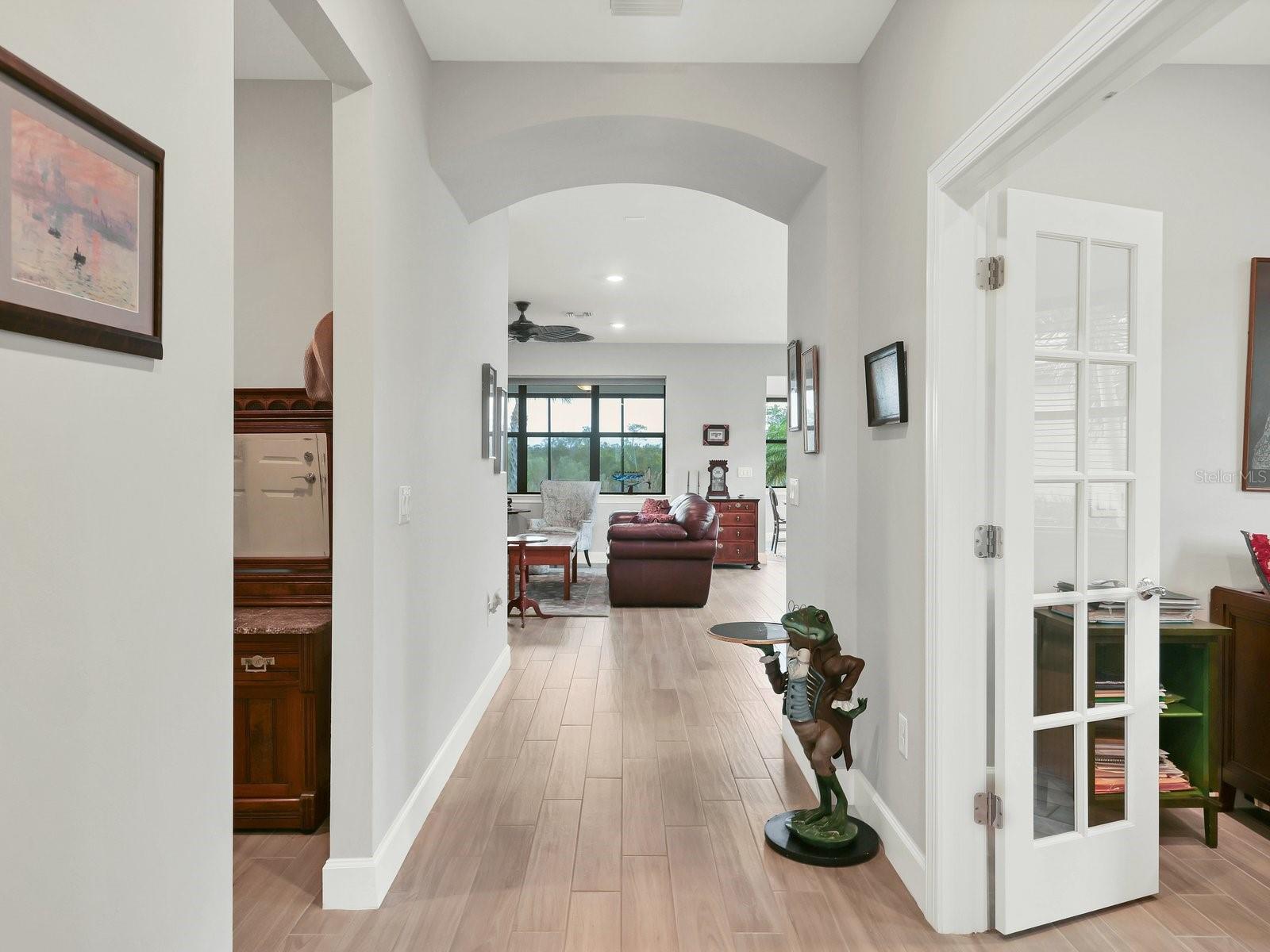 Photo 4 of 17531 COLEBROOK CIR
