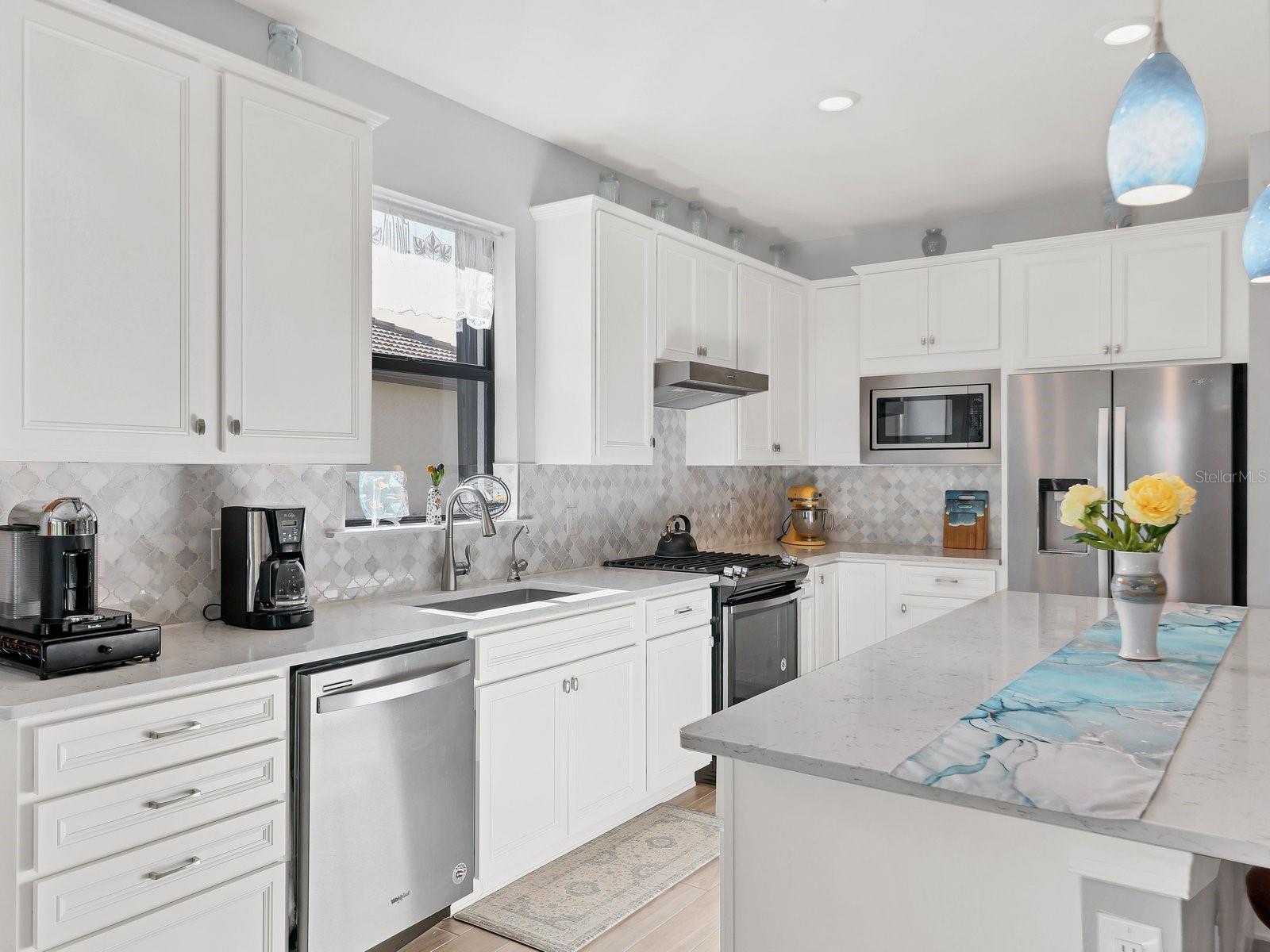 Photo 7 of 17531 COLEBROOK CIR