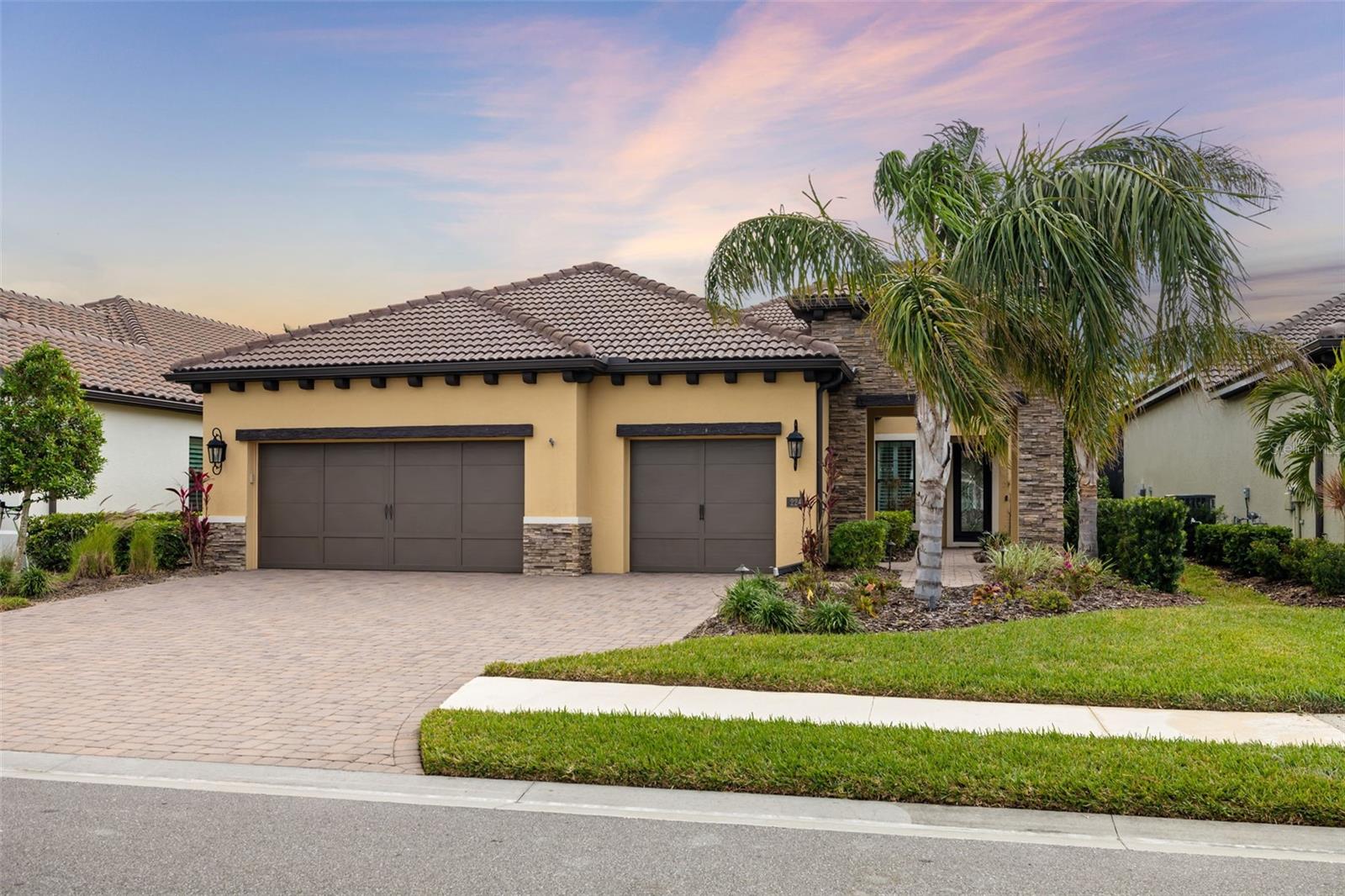 Photo of 224 CORELLI DR
