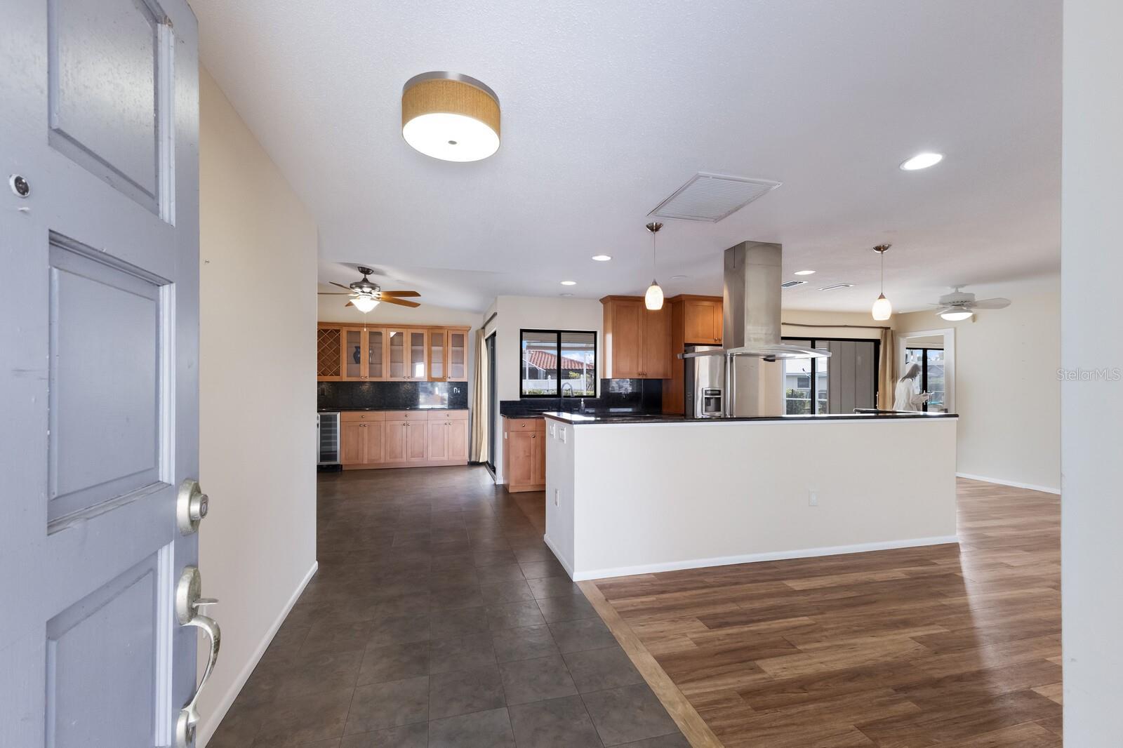Photo 6 of 468 LEGER DR