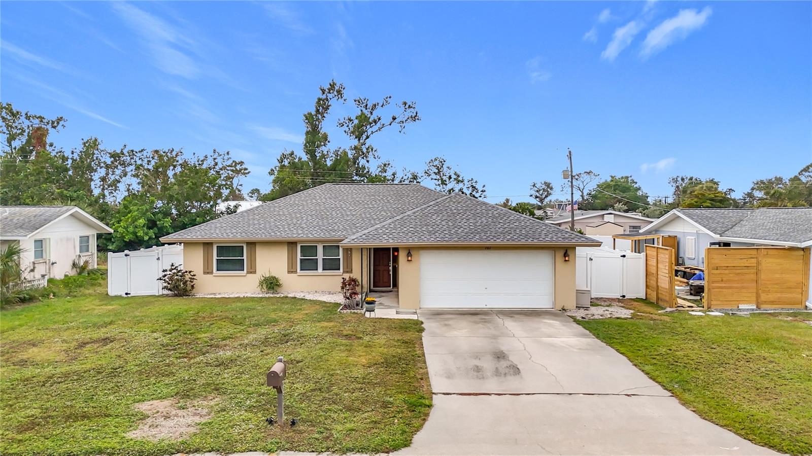 Photo 3 of 161 SANDHURST DR