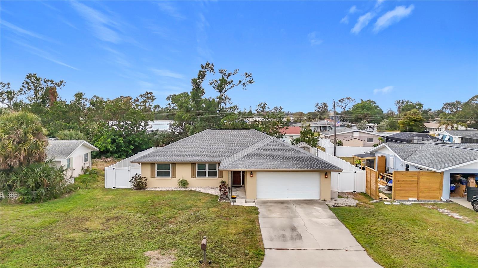 Photo 4 of 161 SANDHURST DR
