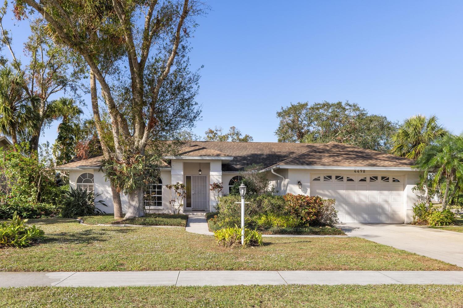 Photo of 4498 DIAMOND CIR E