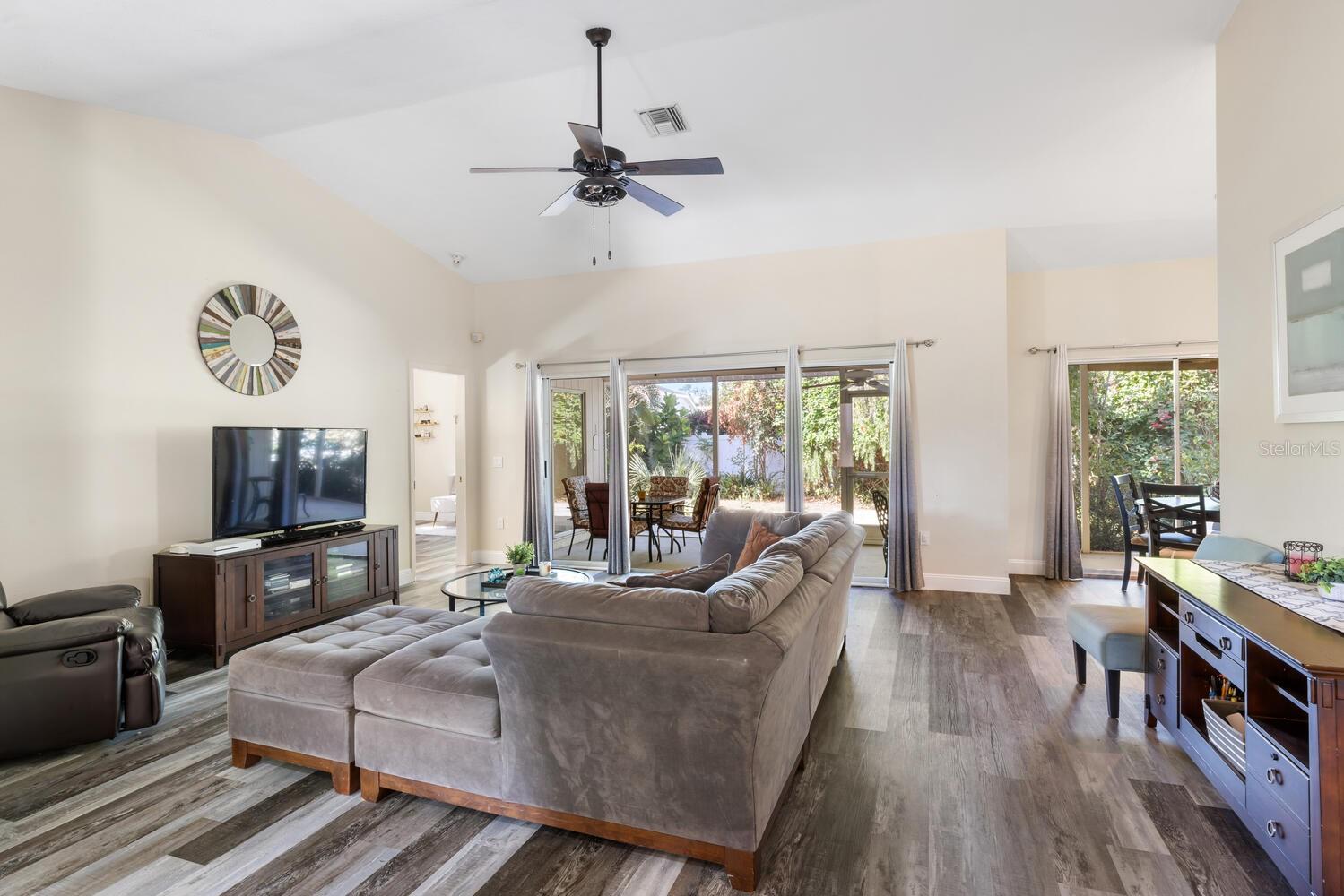 Photo 3 of 4498 DIAMOND CIR E