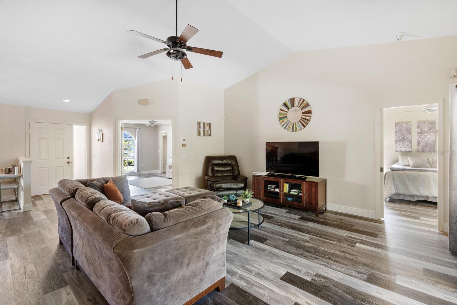 Photo 6 of 4498 DIAMOND CIR E