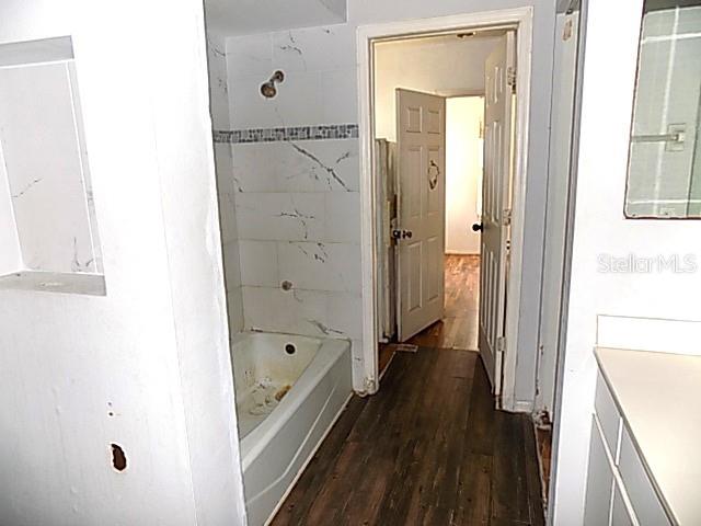 Photo 7 of 4712 SEVILLE DR