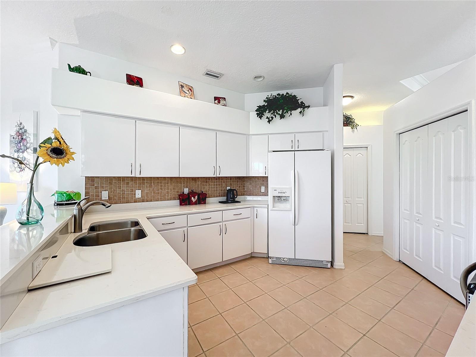 Photo 6 of 4867 SABAL LAKE CIR