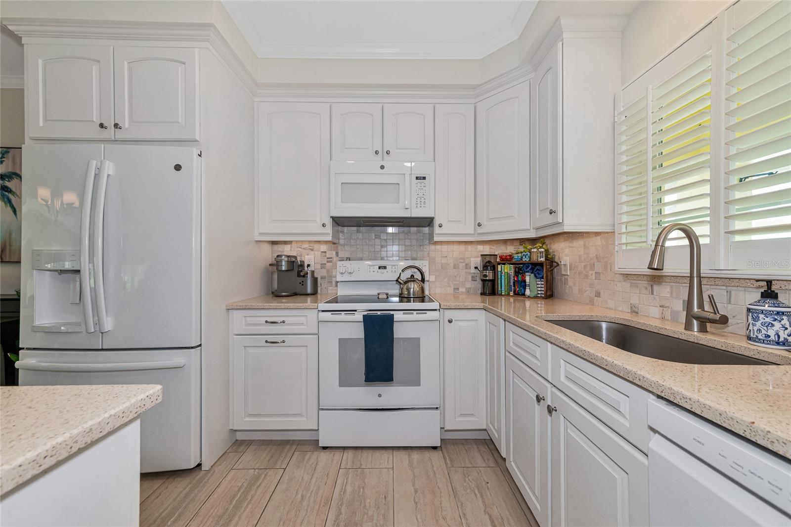 Photo 4 of 5856 DRIFTWOOD PL #40