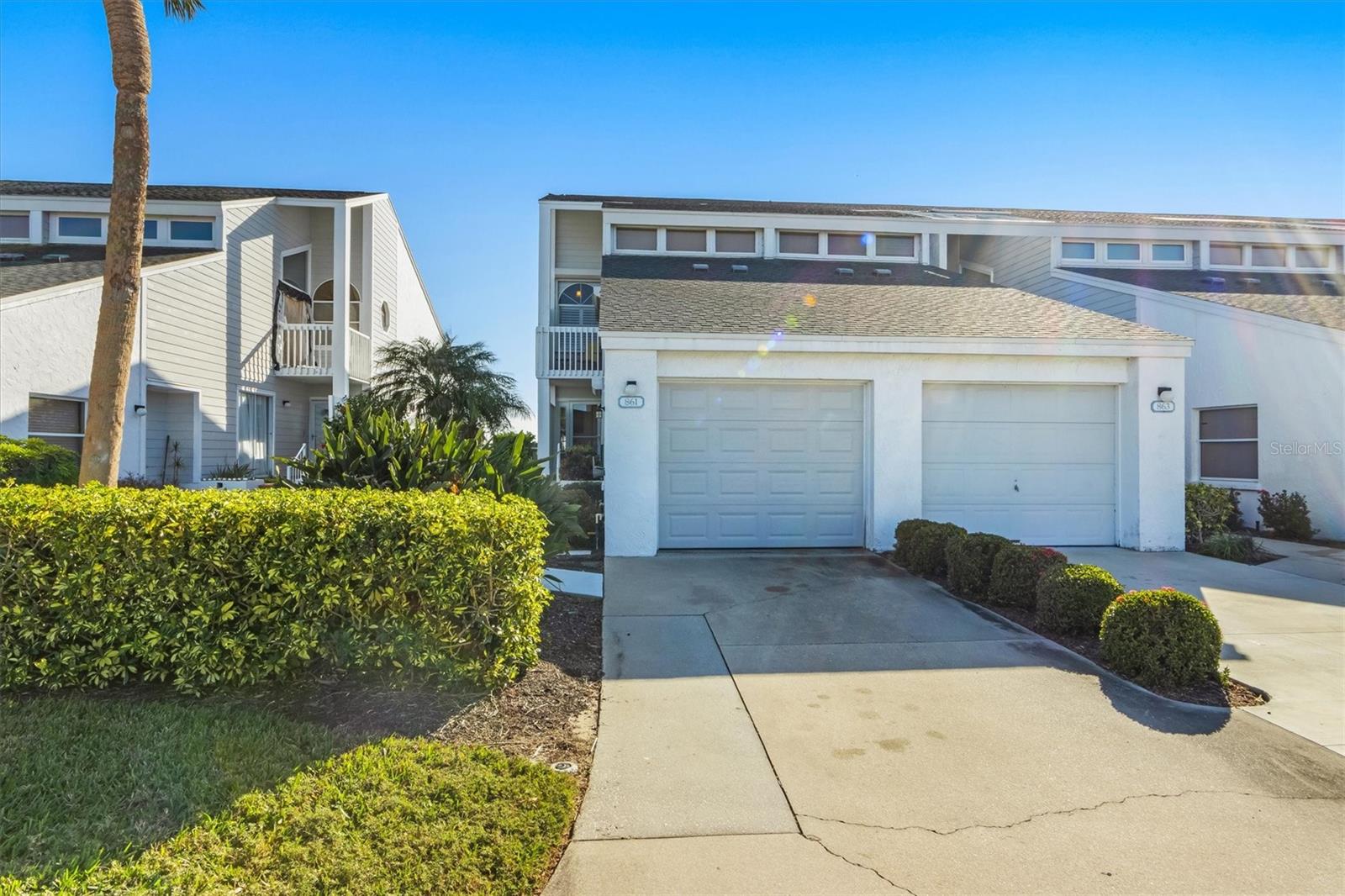 Photo 2 of 861 WATERSIDE LN #861