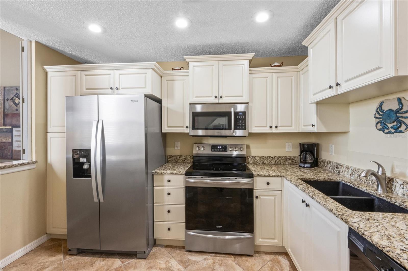 Photo 6 of 861 WATERSIDE LN #861