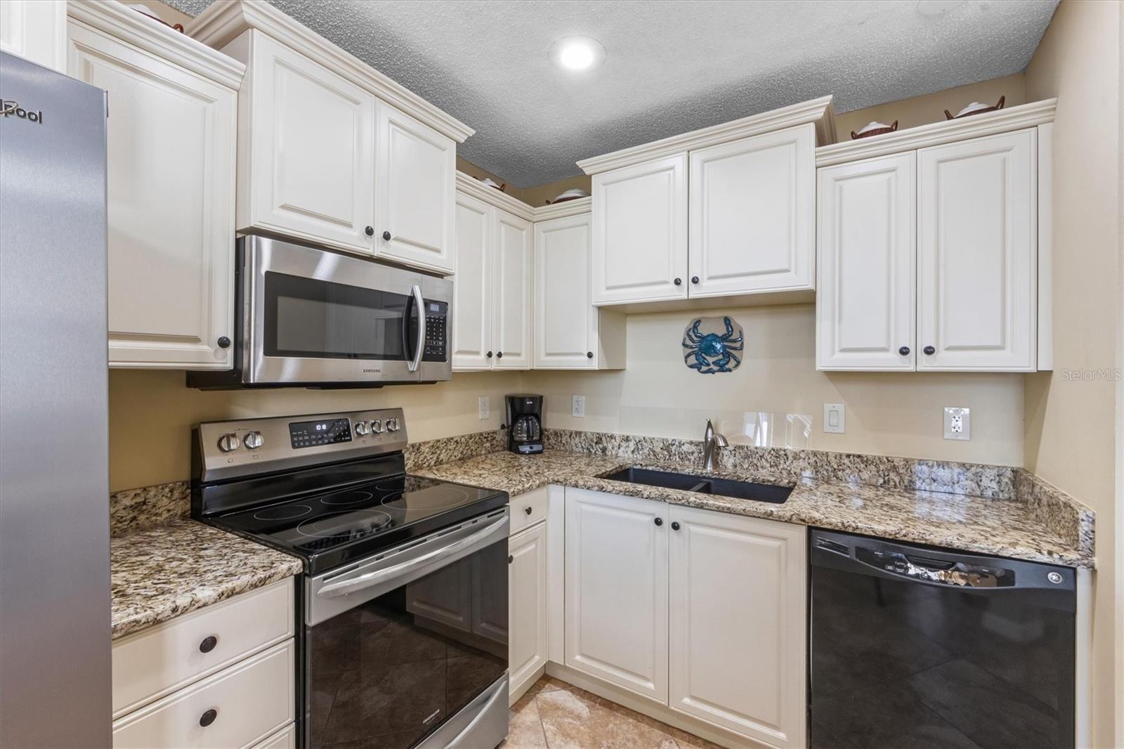 Photo 7 of 861 WATERSIDE LN #861