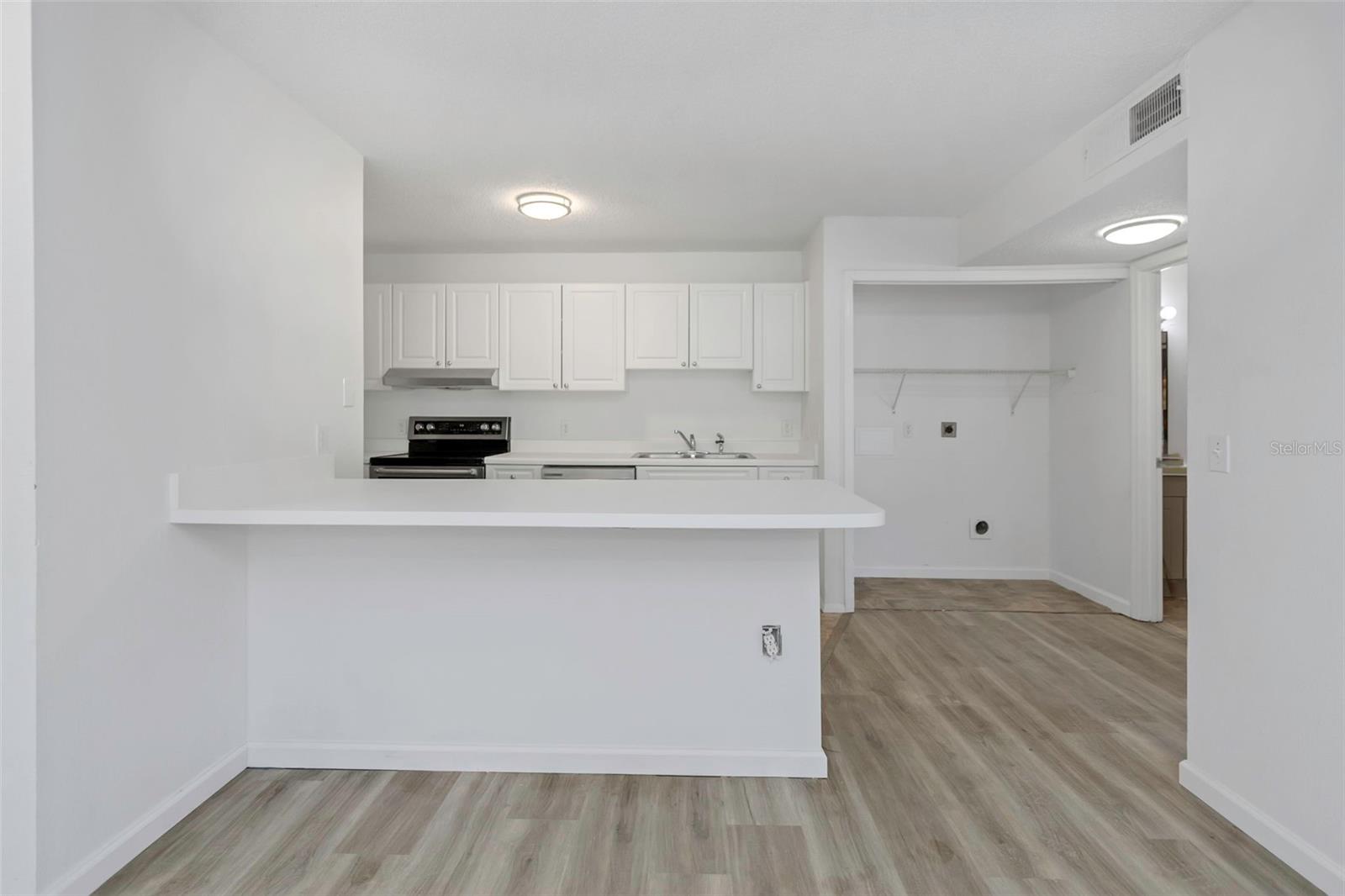Photo 2 of 9481 HIGHLAND OAK DR #310