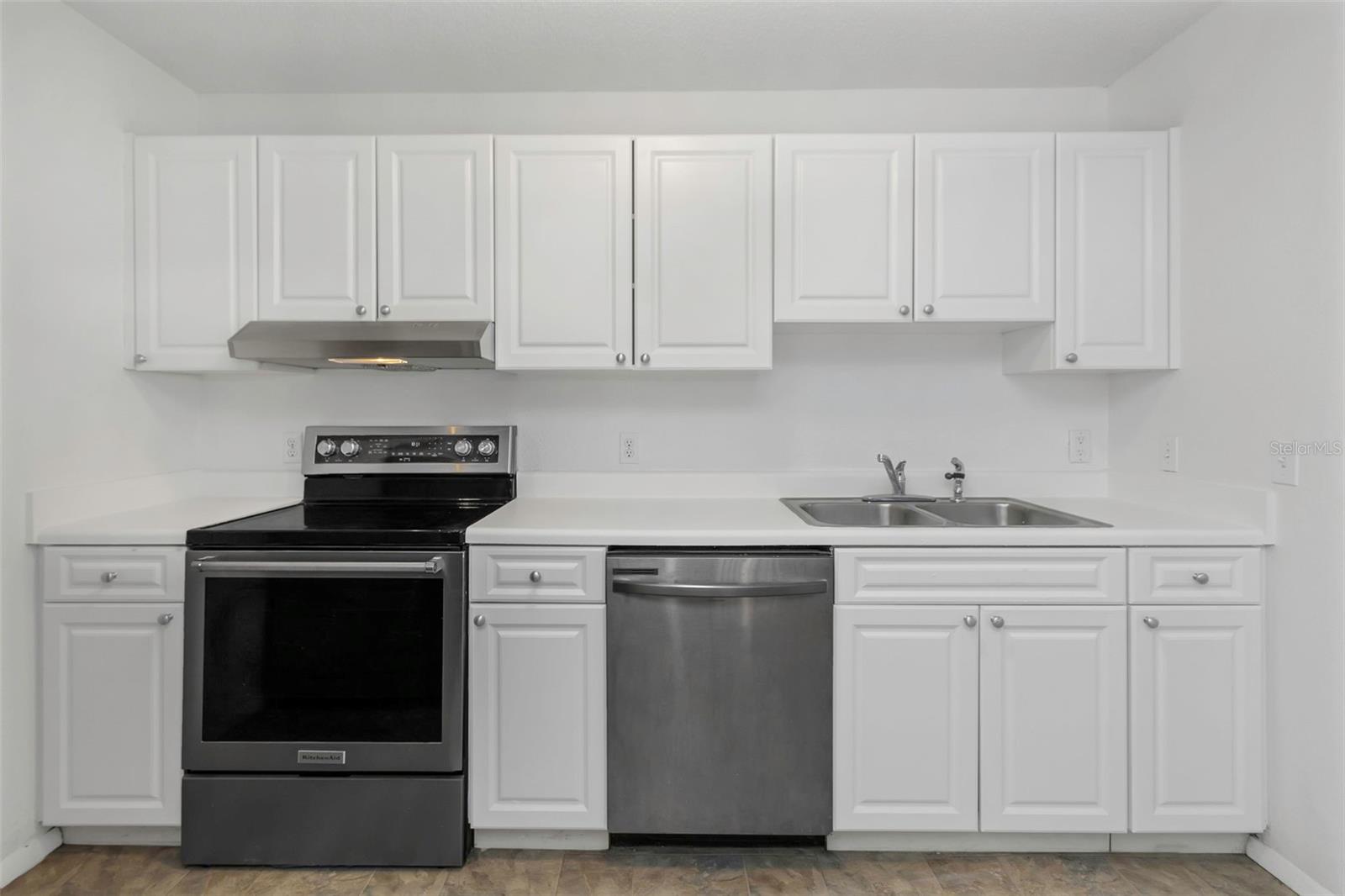 Photo 6 of 9481 HIGHLAND OAK DR #310