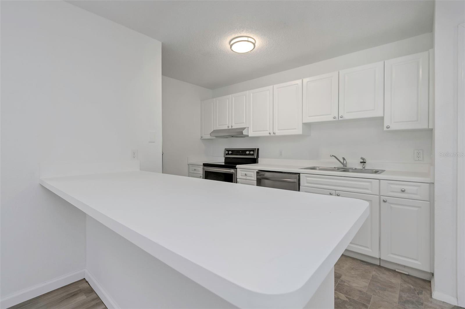 Photo 7 of 9481 HIGHLAND OAK DR #310