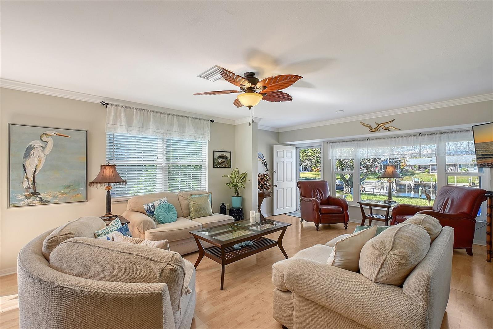 Photo 7 of 4417 MOUNT VERNON DR
