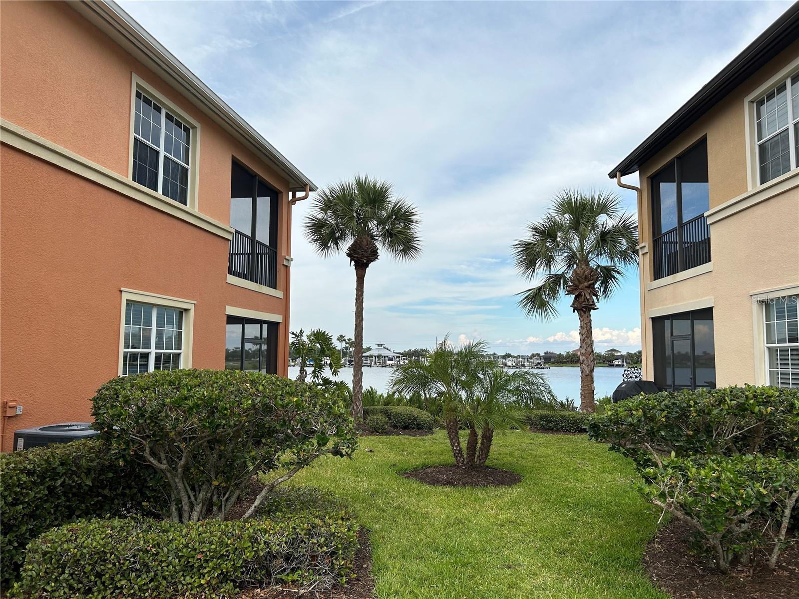 Photo 3 of 1139 RIVERSCAPE ST #2D
