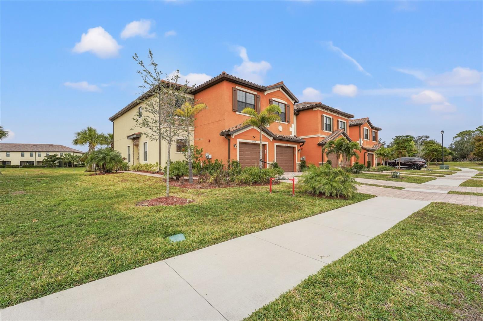 Photo 4 of 20447 LAGENTE CIR
