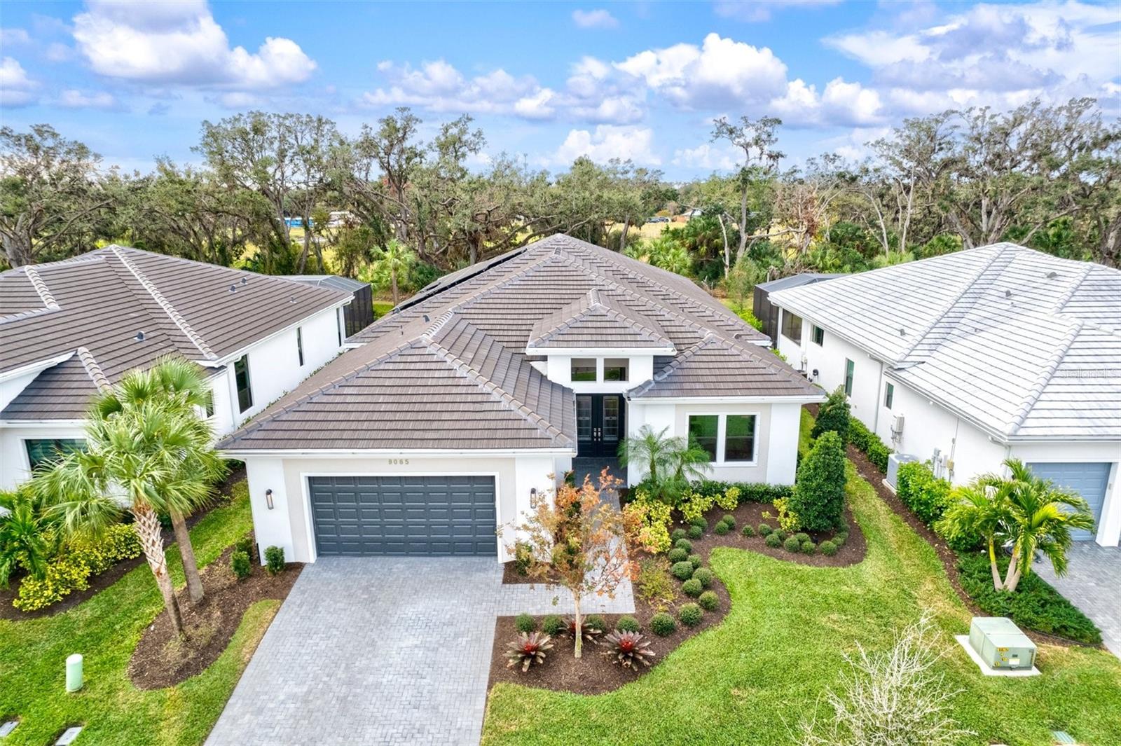 Photo 3 of 9085 BERNINI PL