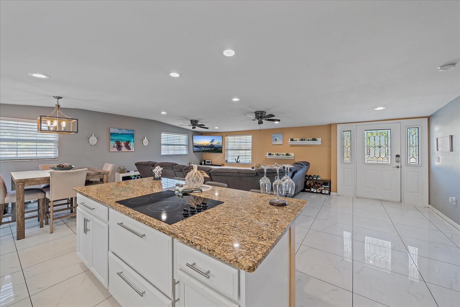 Photo 5 of 8204 CONSTANCE DR