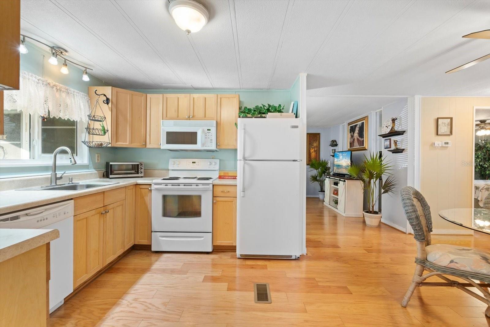 Photo 6 of 808 53RD AVE E #226L