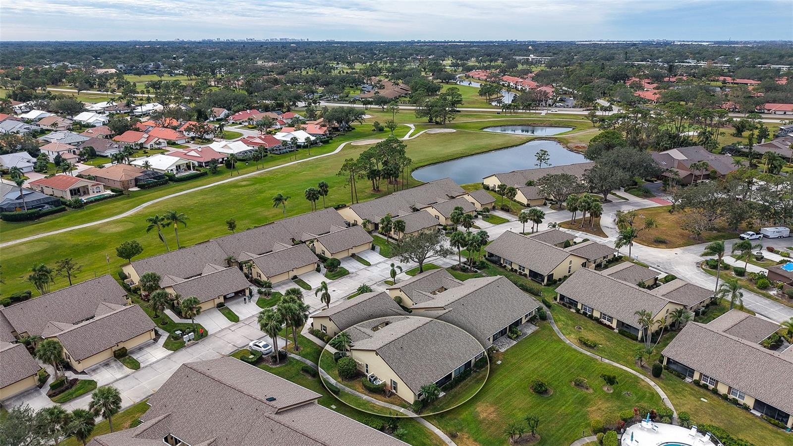 Photo 4 of 5911 DORAL DR