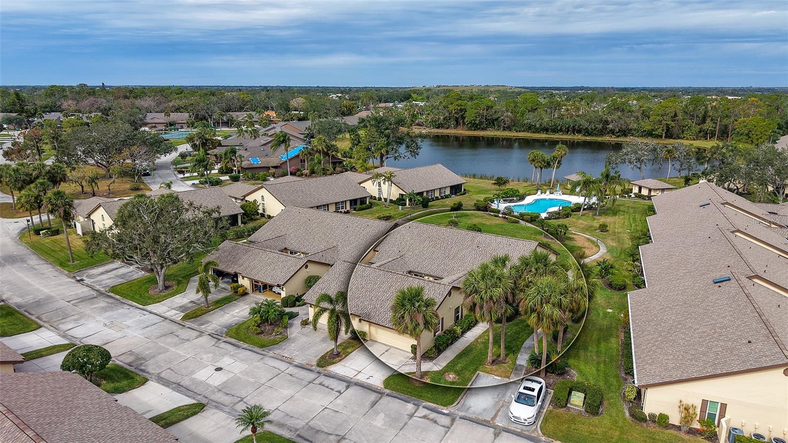 Photo 5 of 5911 DORAL DR