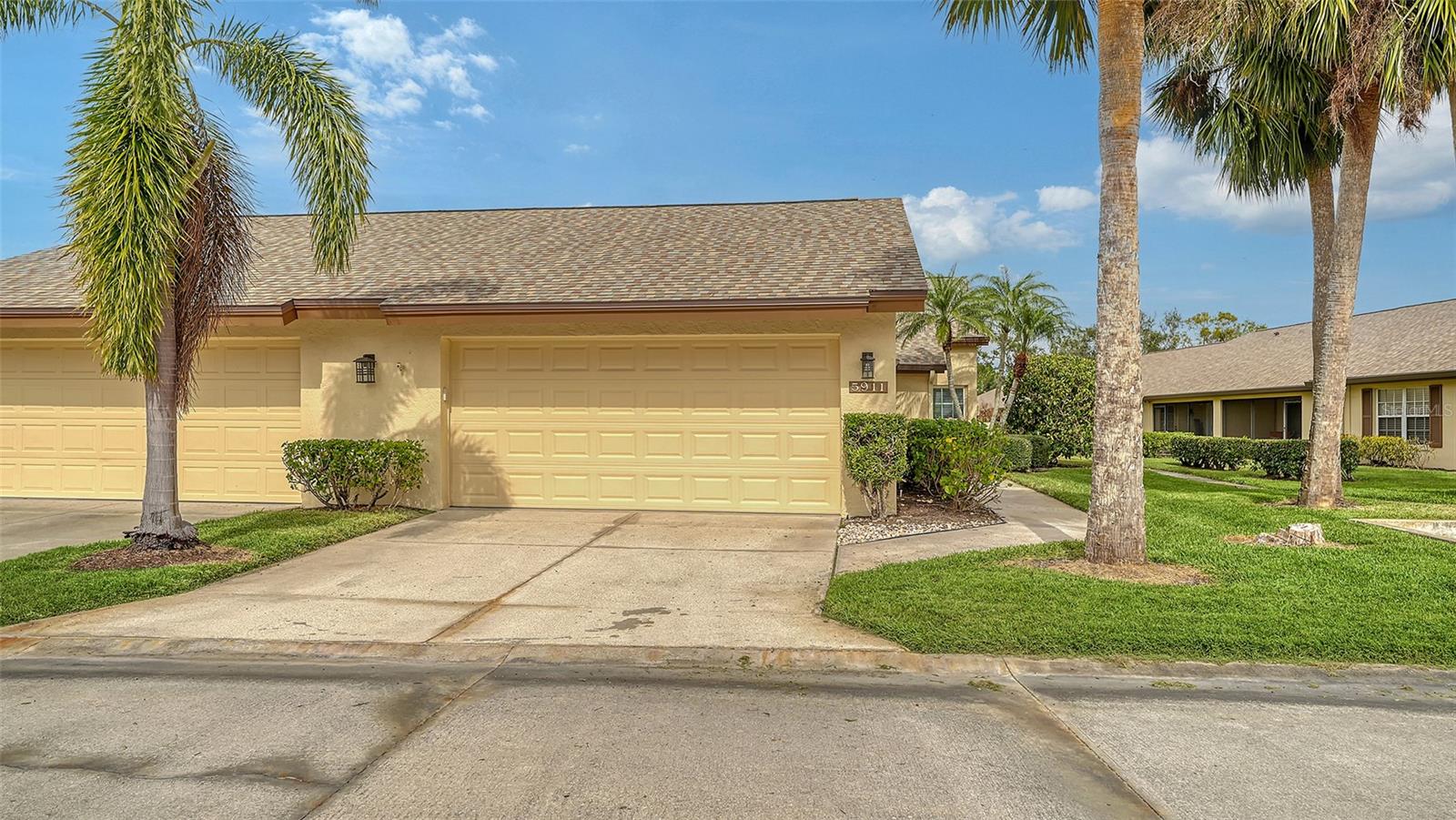 Photo 7 of 5911 DORAL DR