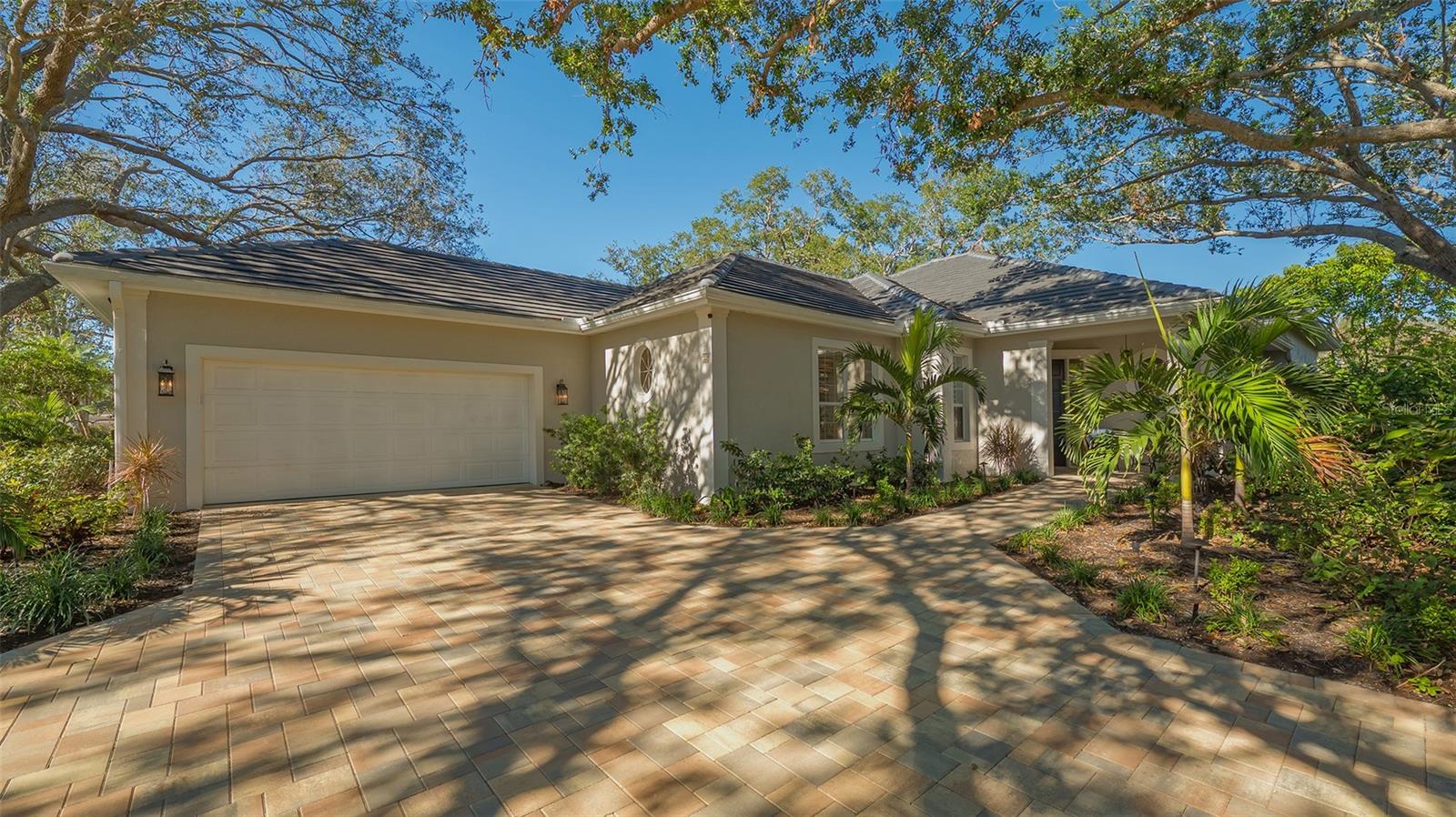 Photo of 32 BAYHEAD LN