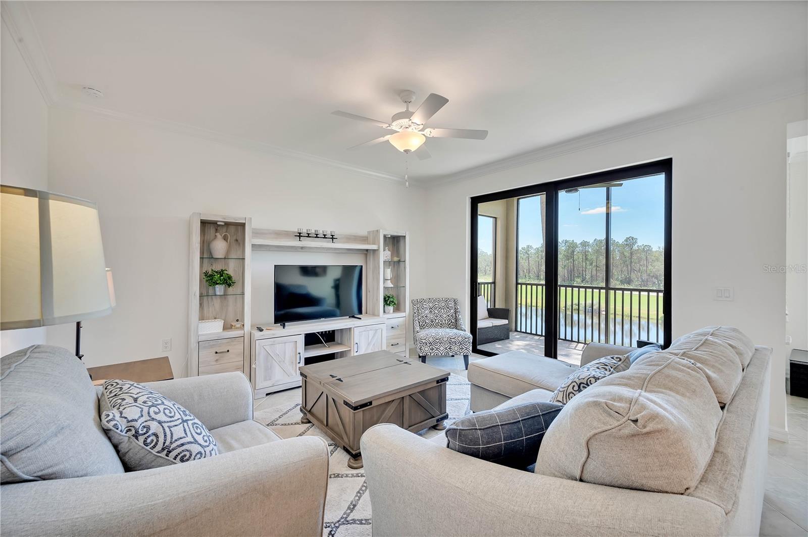 Photo 6 of 17510 GAWTHROP DR #203