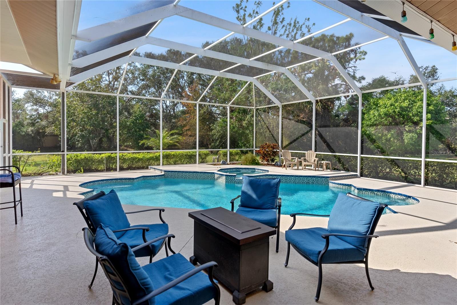 Photo 4 of 8628 WOODBRIAR DR