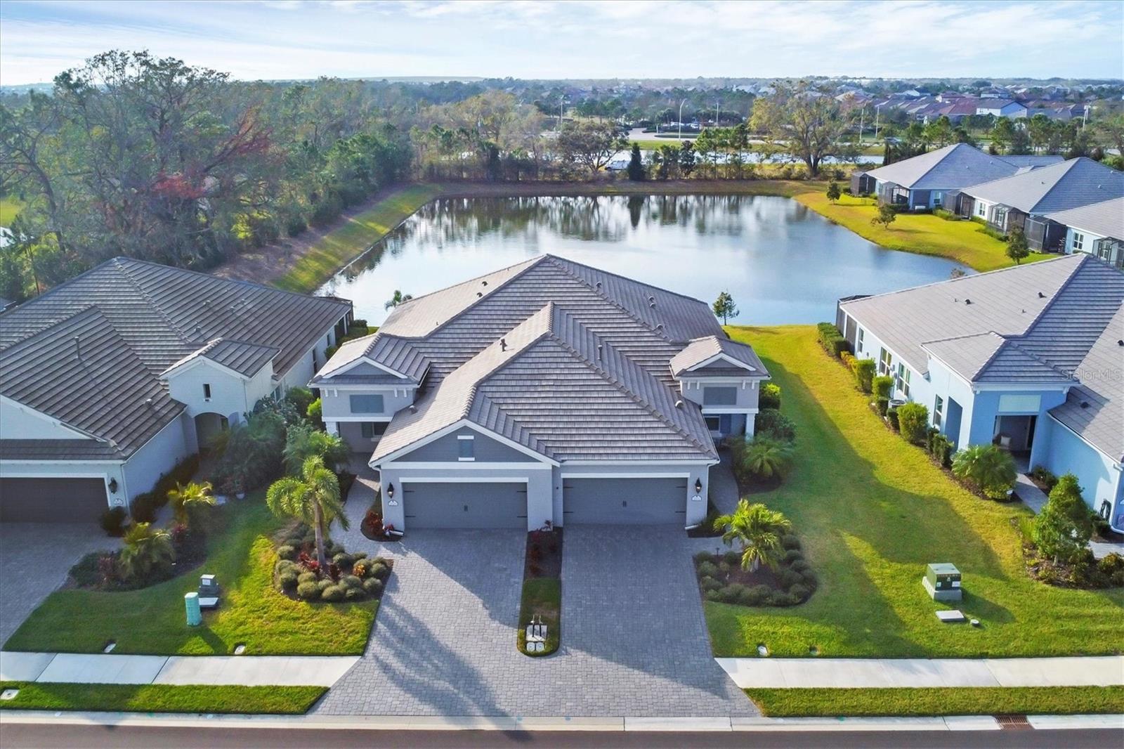 Photo of 2616 SAPPHIRE BLUE LN