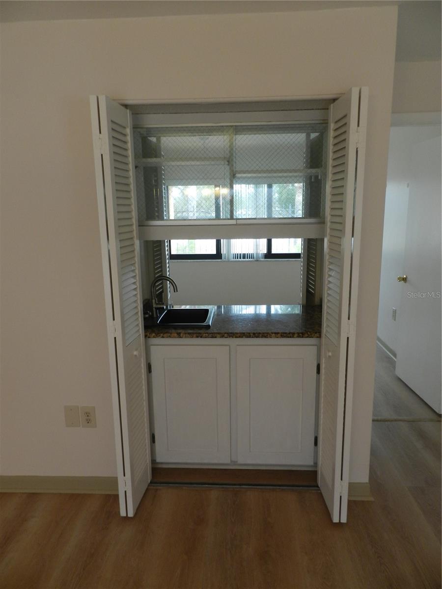 Photo of 9400 RIDGE RD