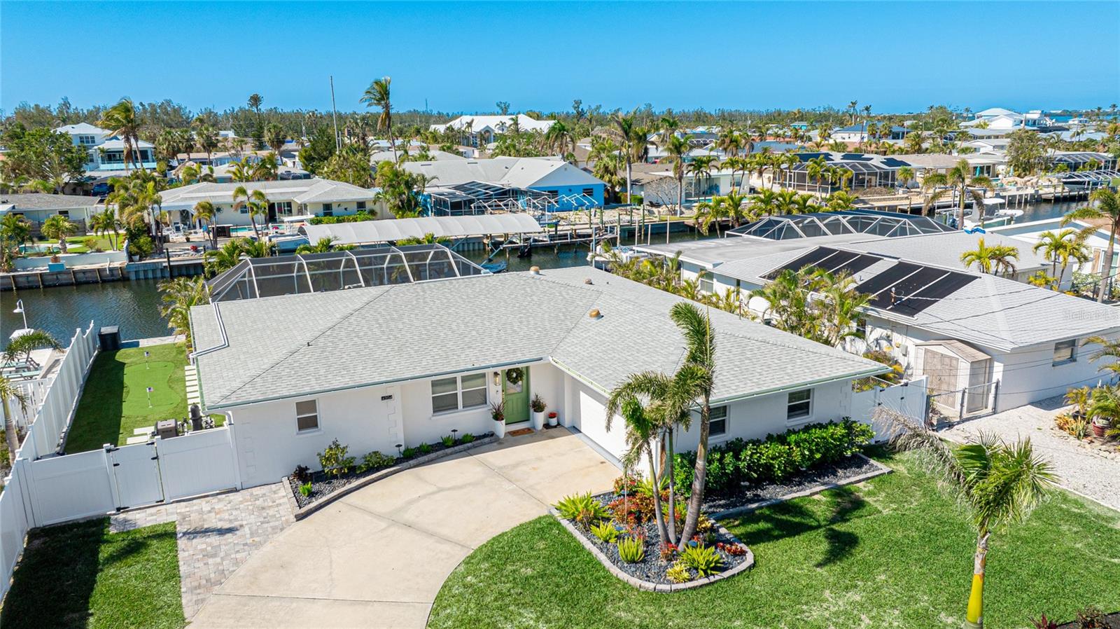 Photo 5 of 4204 ROYAL PALM DR