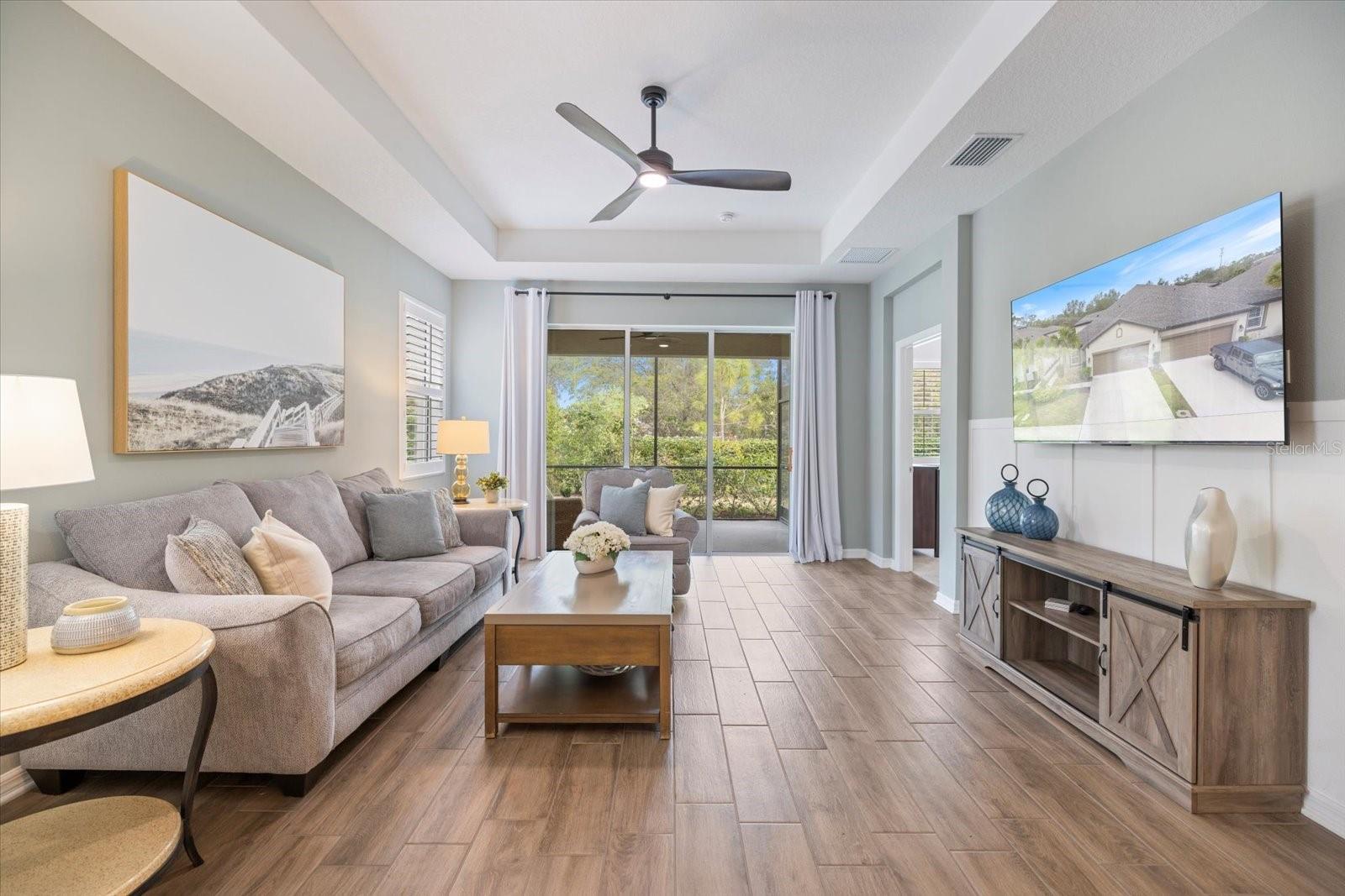Photo 4 of 6077 AMBERLY DR