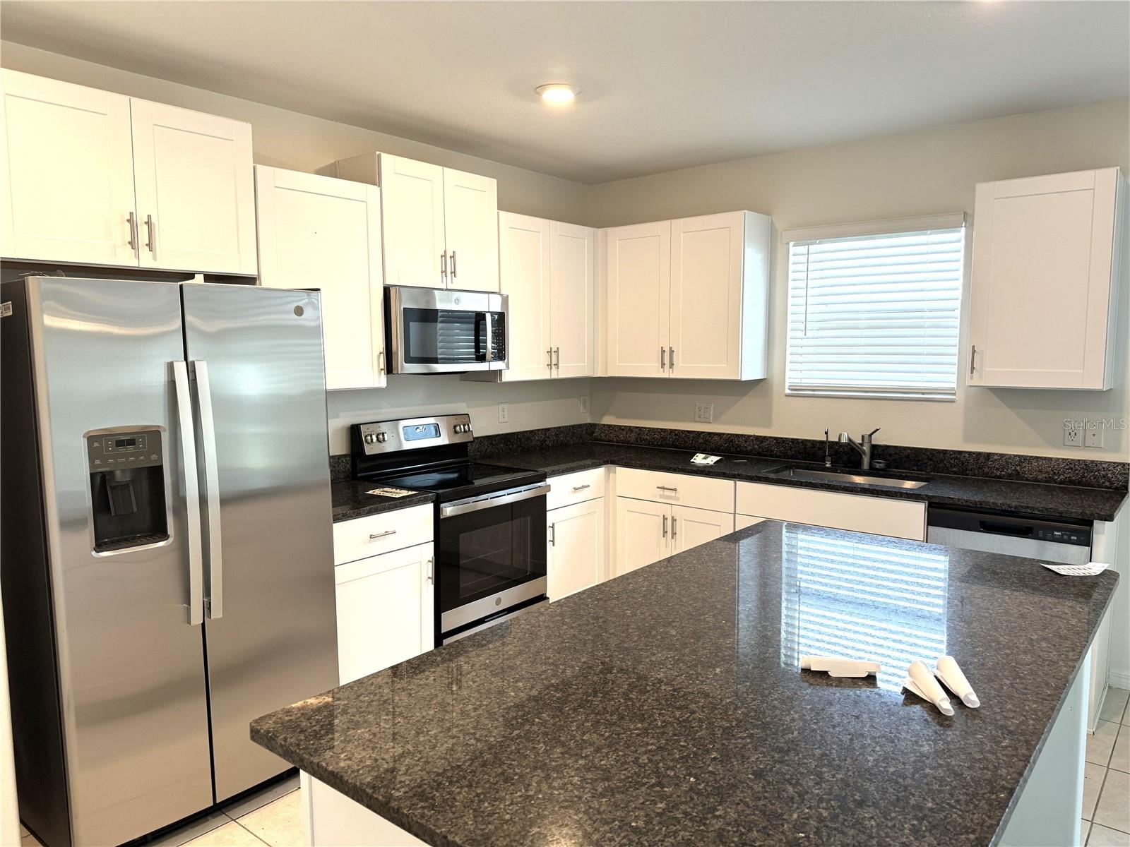 Photo 4 of 12626 BERGSTROM BAY DR