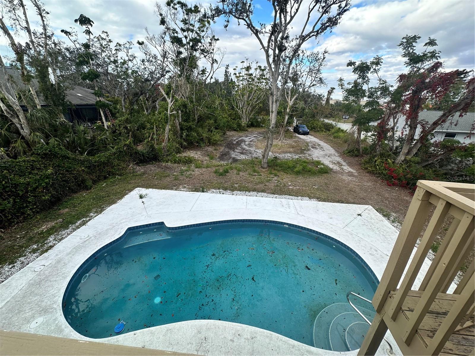 Photo 3 of 738 HARMS DR