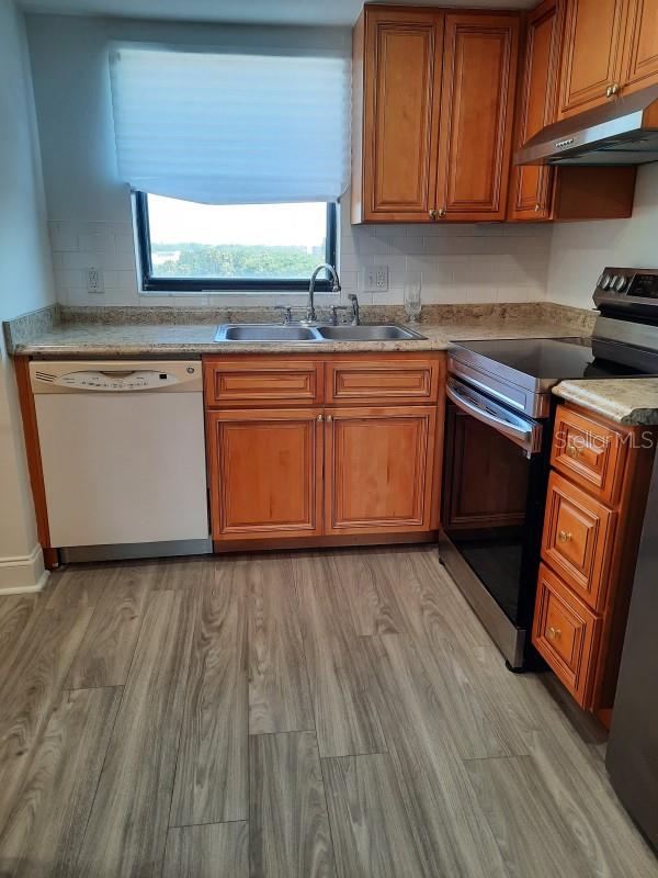 Photo 2 of 7050 SUNSET DR S #601