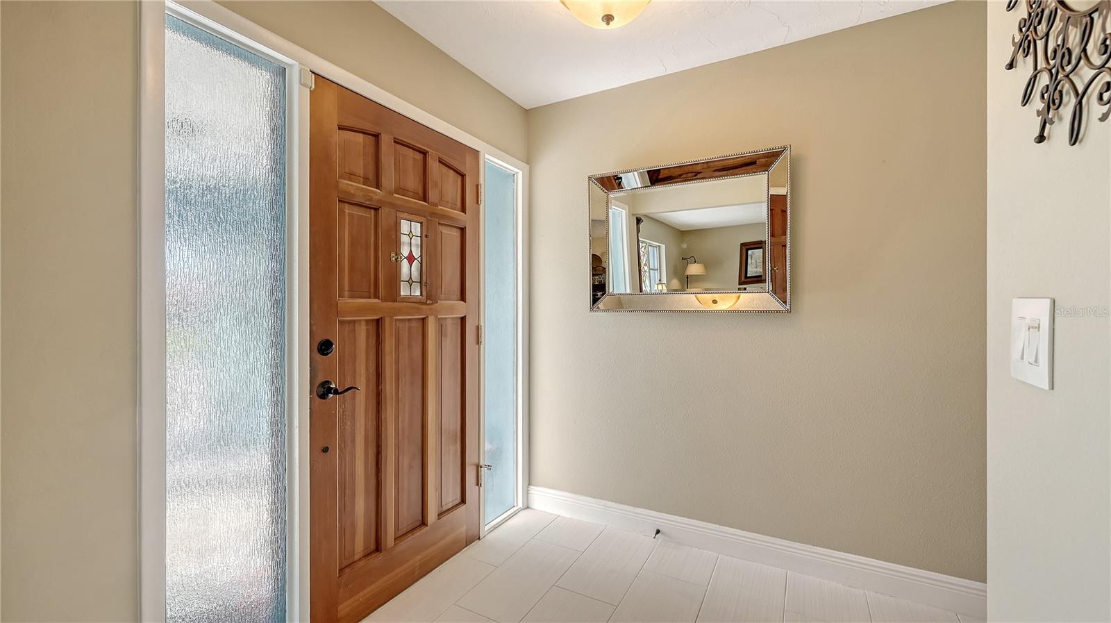 Photo 4 of 429 N ROSSETTI DR