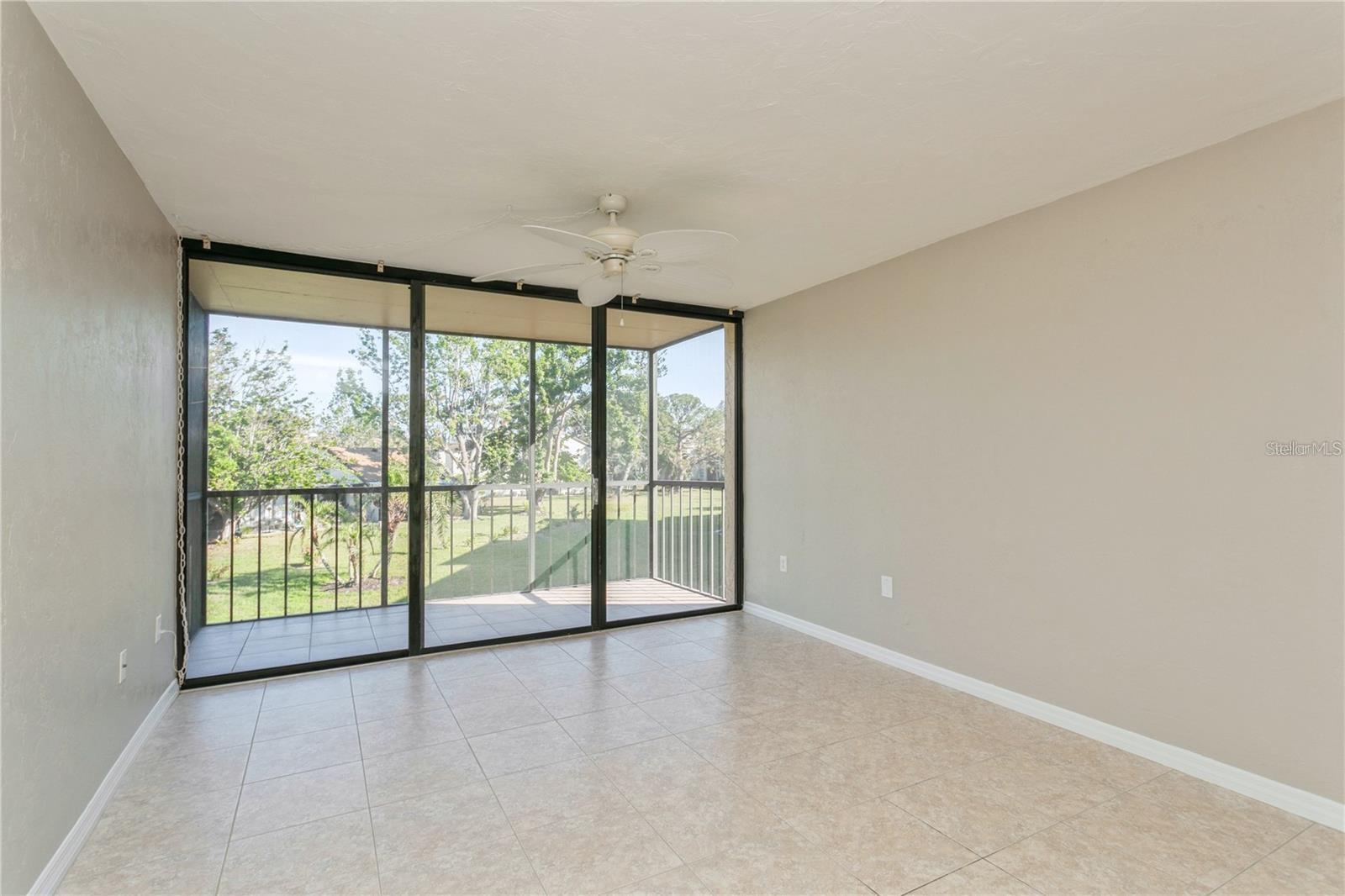 Photo 3 of 618 BIRD BAY DR S #206