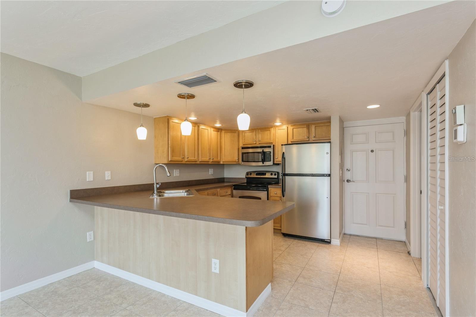 Photo 6 of 618 BIRD BAY DR S #206