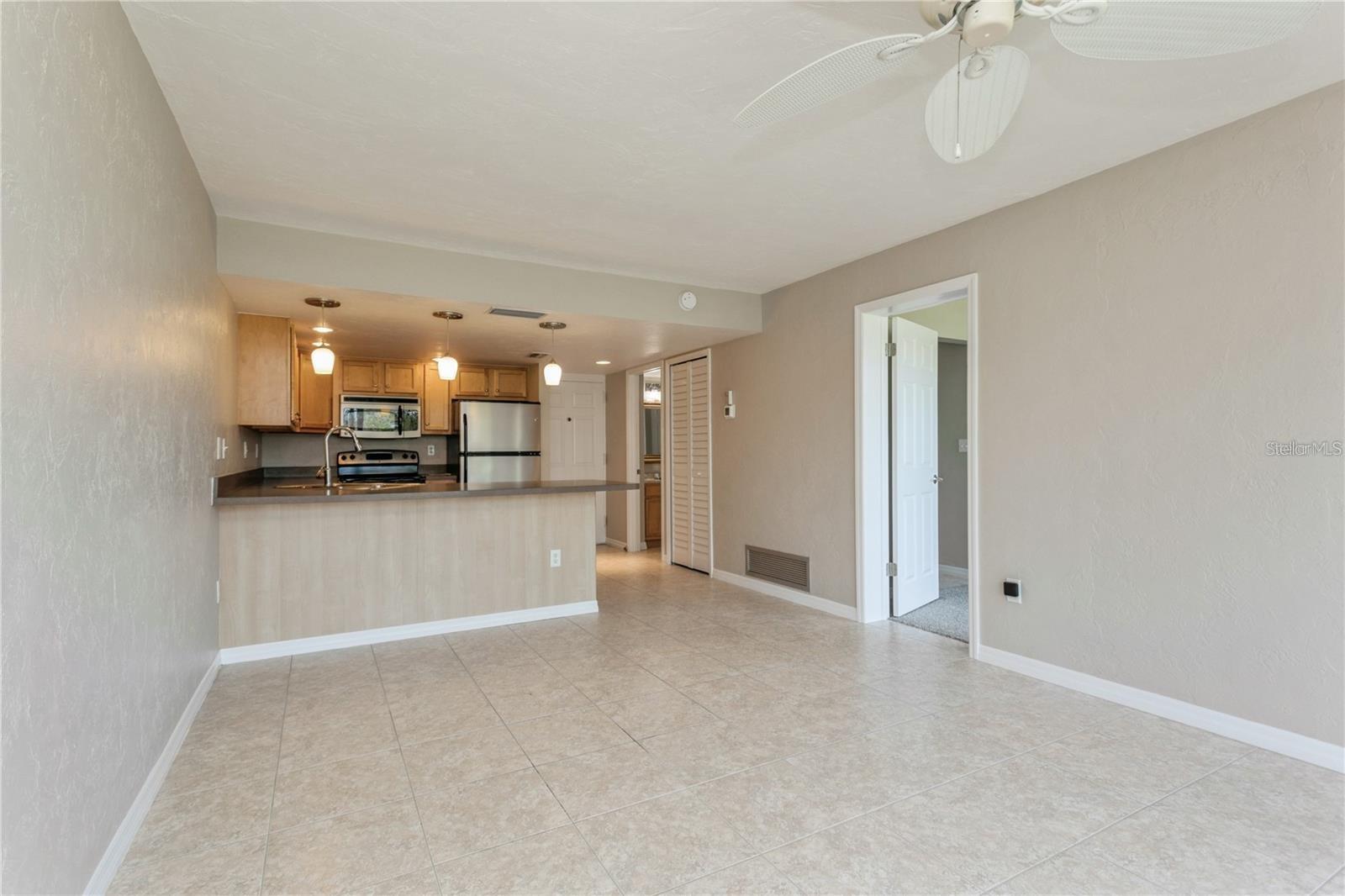 Photo 7 of 618 BIRD BAY DR S #206