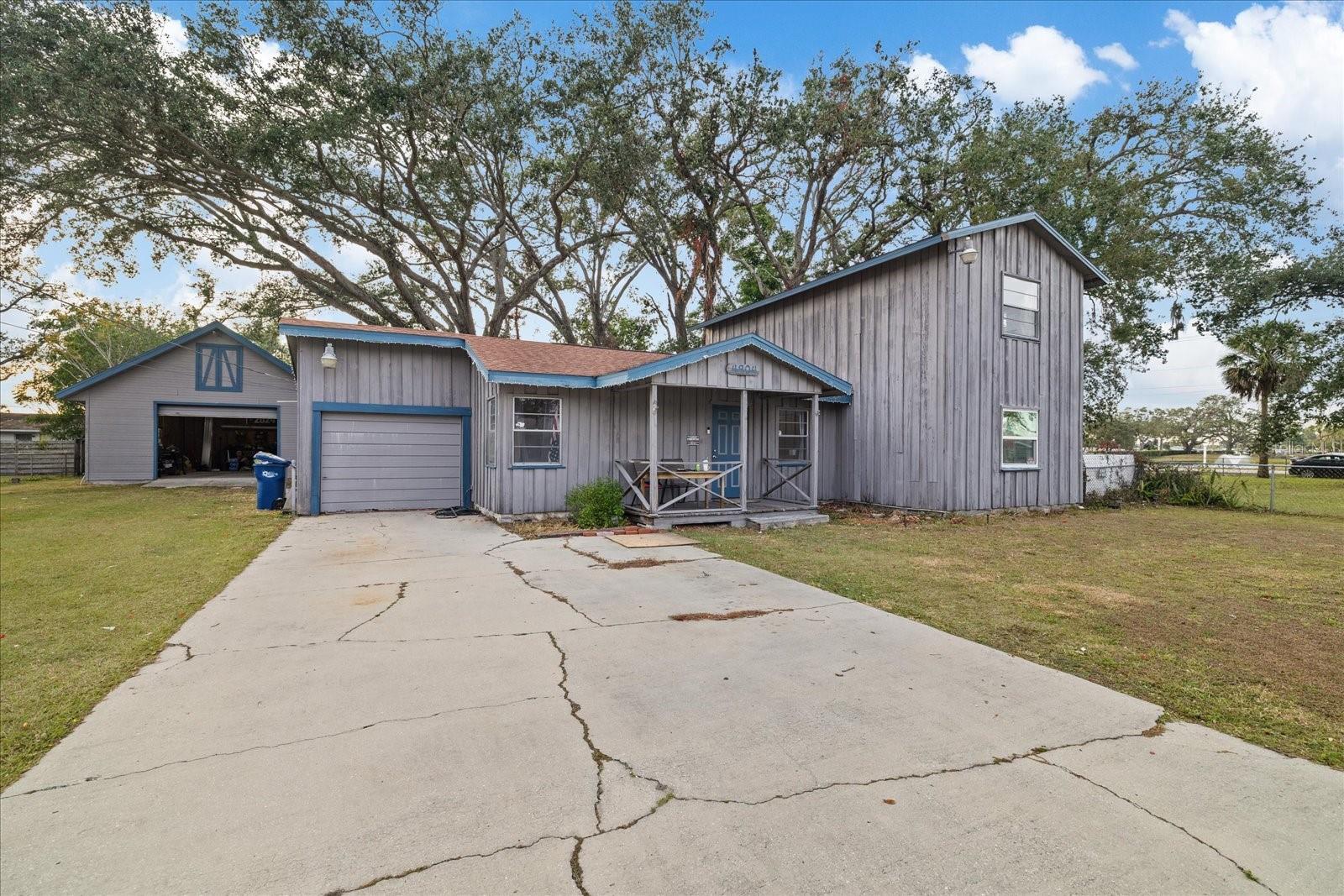 Photo 2 of 4904 9TH STREET CT E