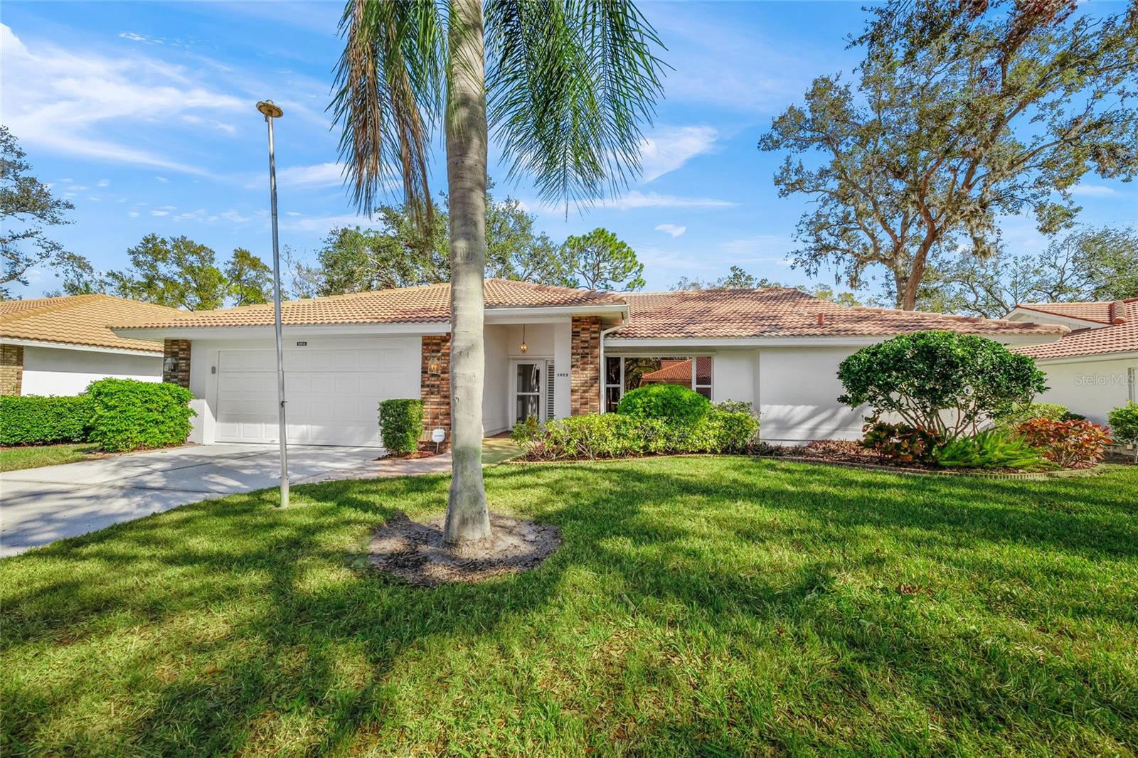Photo 2 of 5803 GARDEN LAKES MAJESTIC #145