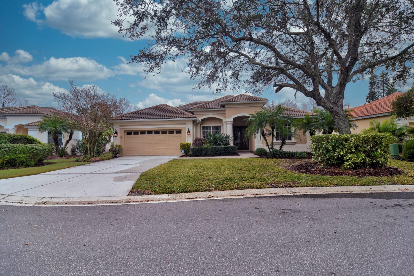 Photo 2 of 6611 PINEFEATHER CT