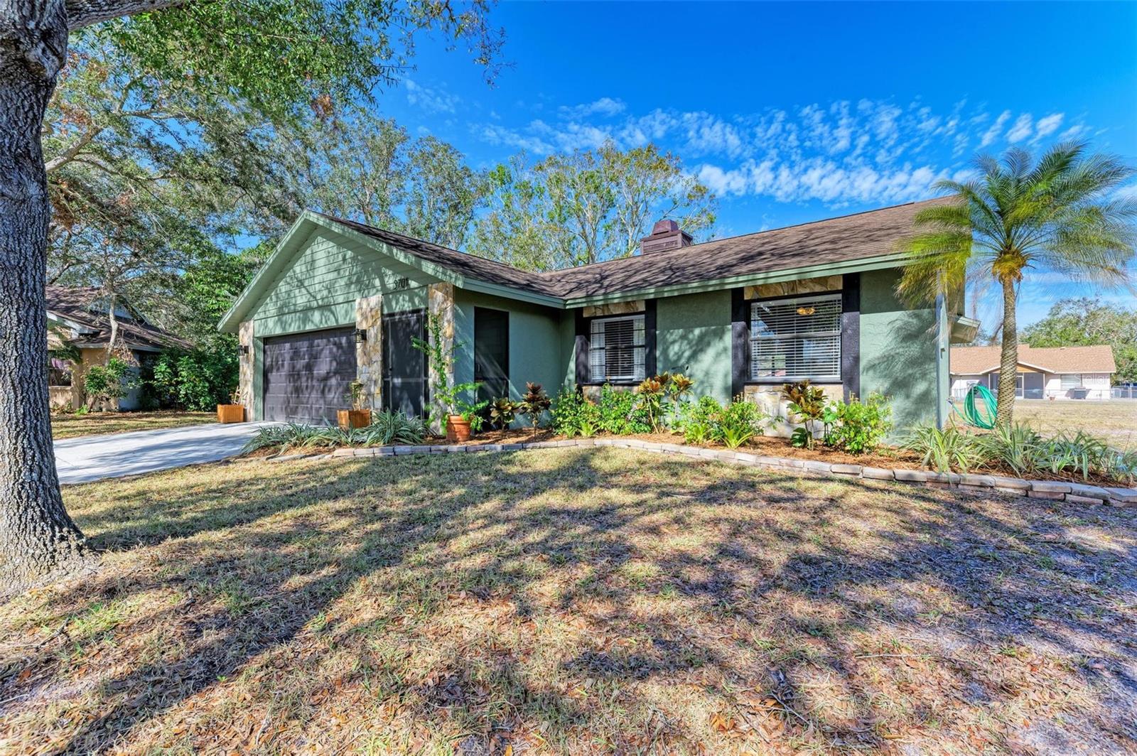 Photo 2 of 5701 DEER HOLLOW LN W