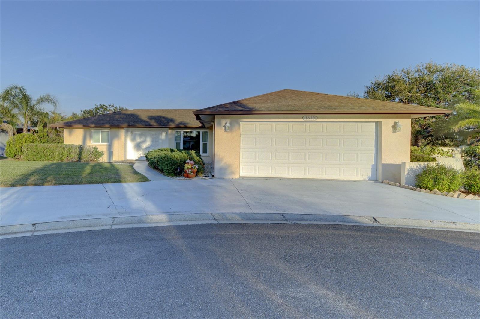 Photo 3 of 1610 CYPRESS POINT CT