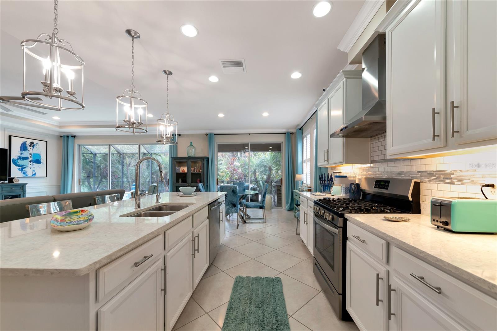 Photo 6 of 854 ROSEMARY CIR