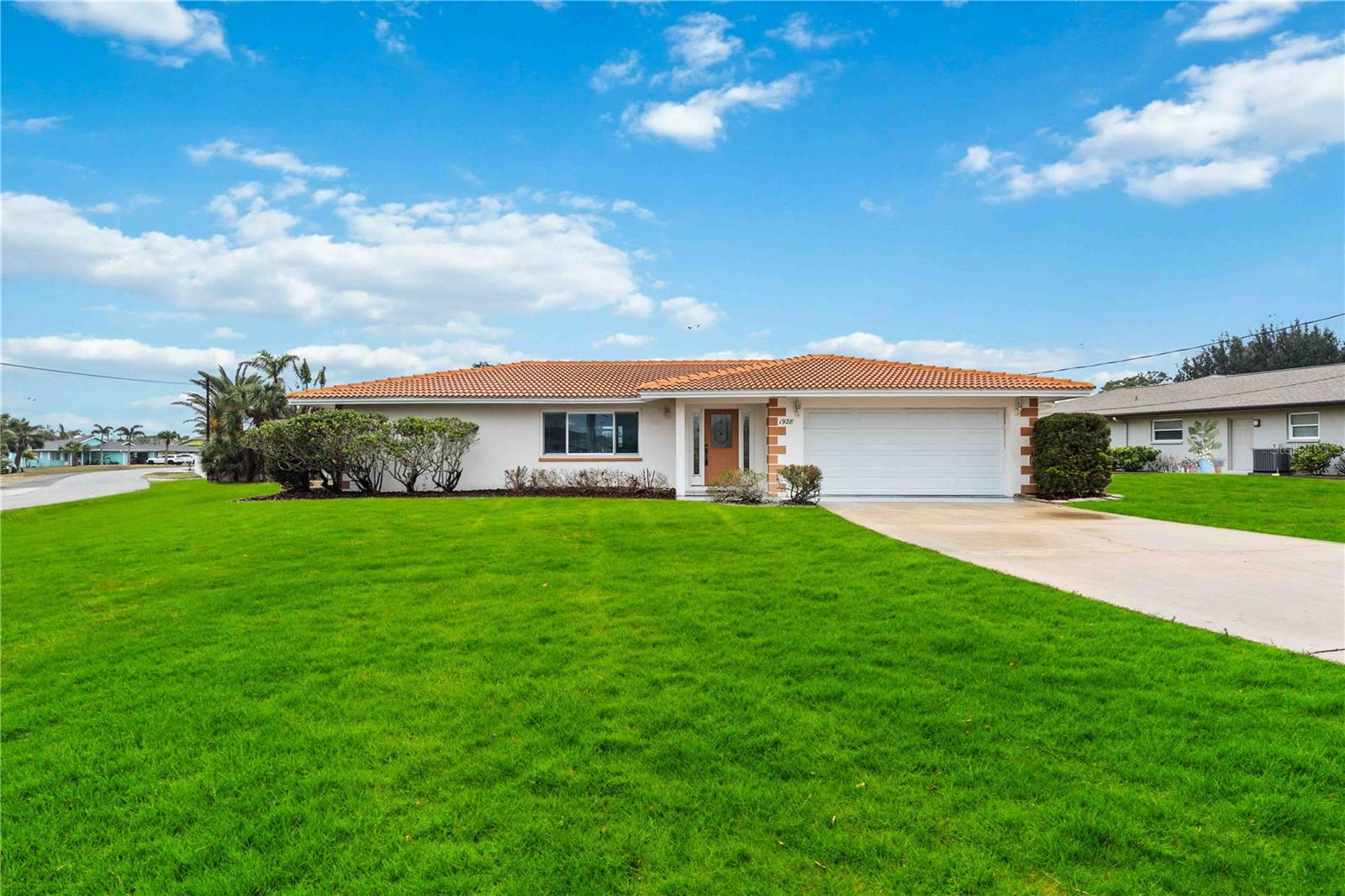 Photo of 1928 GREENLAWN DR