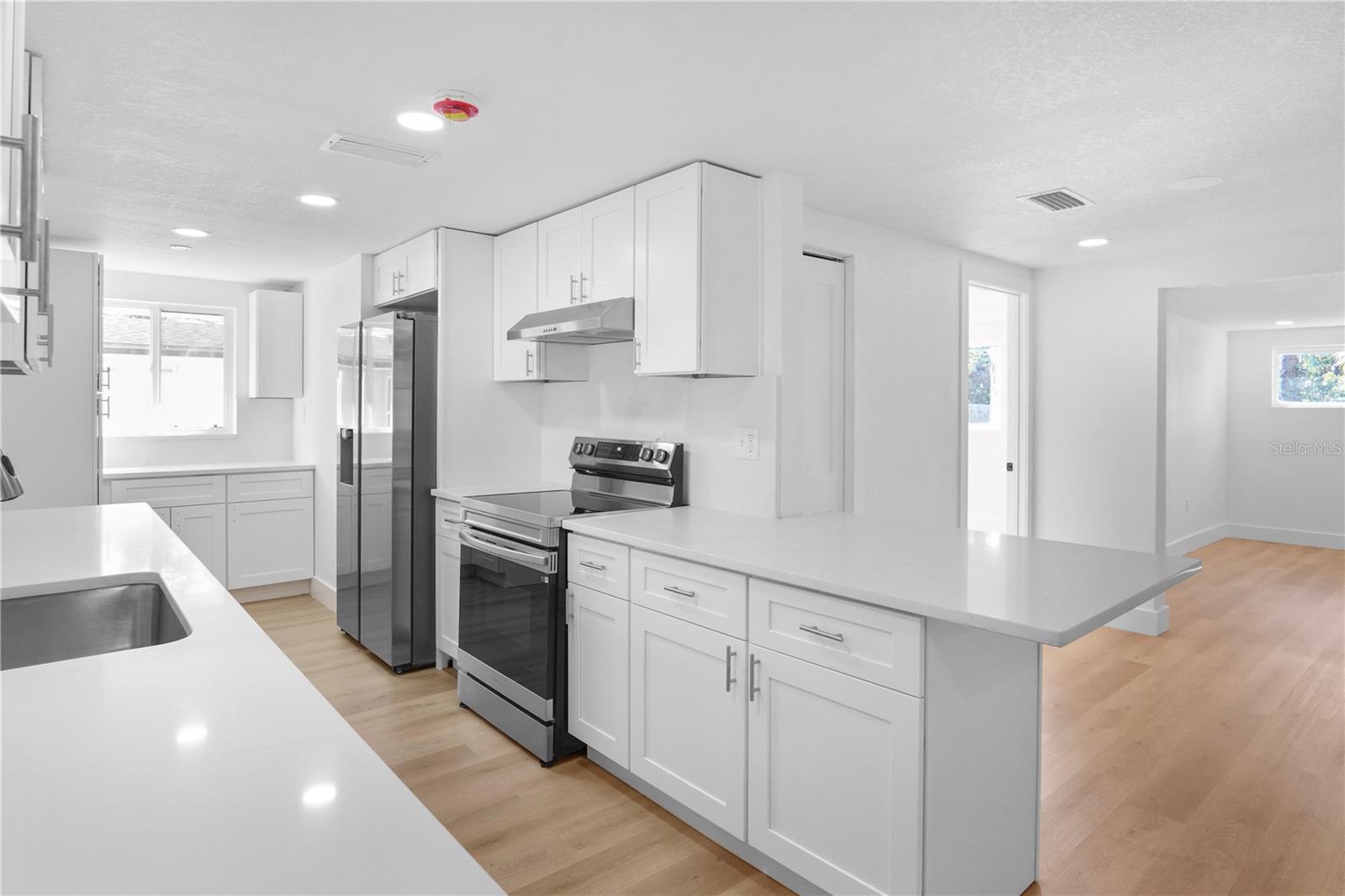 Photo 3 of 3952 COLERIDGE PL